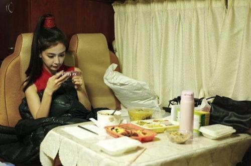 娱乐吃瓜酱吃饭视频在线观看,带你在线观看美食视频盛宴