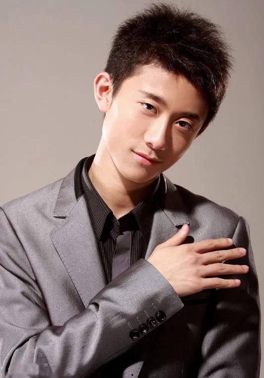 张一山娱乐圈吃瓜事件图片